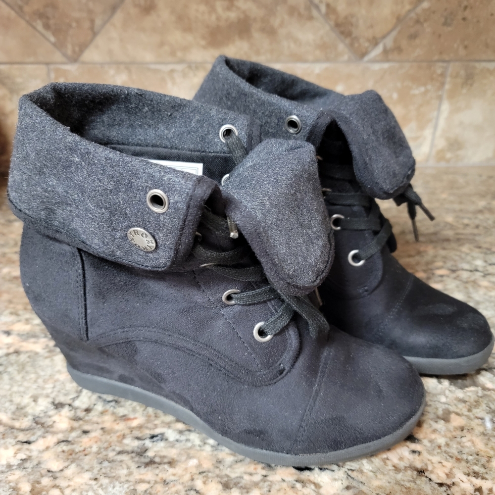 ROXY, WOMEN'S SIZE 9, BLACK WEDGE, CUFFED ANKLE BOOTIES, STYLE PAULA RETRO